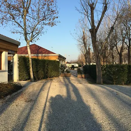 Venezia Village 3*